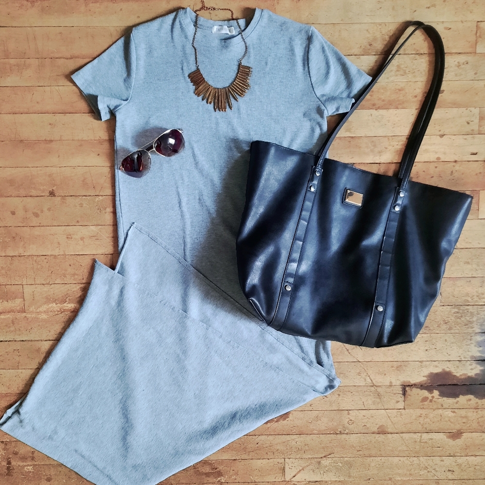 The Hanger • Grey dress